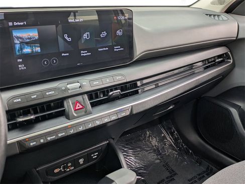 Used 2025 Kia K4 LXS image 15