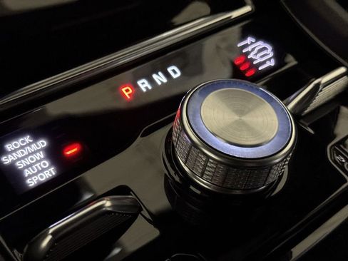 Used 2023 Jeep Grand Cherokee L Overland image 18