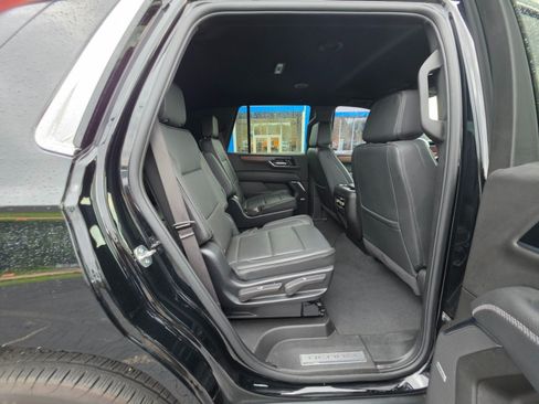 Used 2025 GMC Yukon Denali AWD/4WD image 18