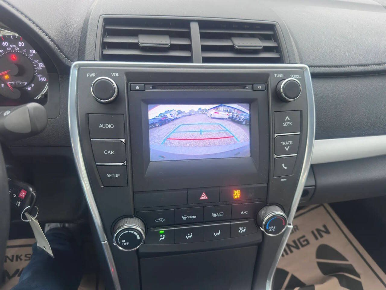 Used 2015 Toyota Camry SE FWD image 15