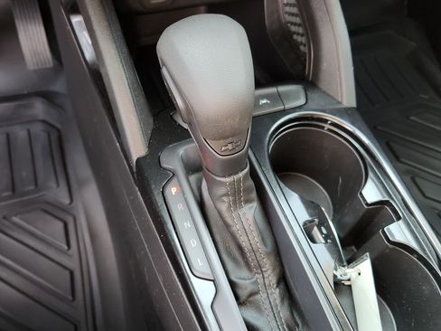 Used 2021 Chevrolet TrailBlazer LT w/ LPO, Blackout Package FWD image 22
