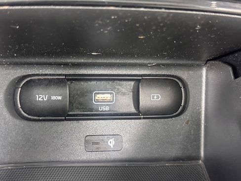 Used 2022 Kia Telluride S FWD image 28