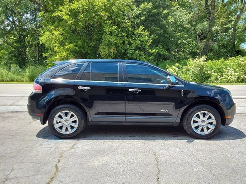 Used 2009 Lincoln MKX 2WD image 2