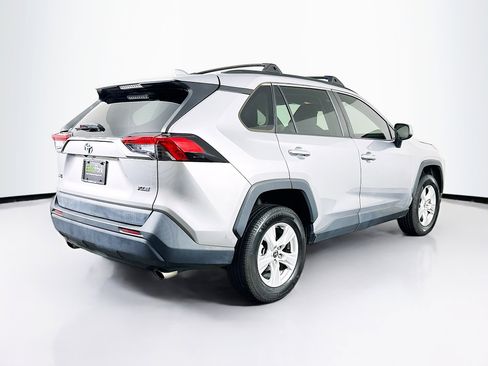 Used 2021 Toyota RAV4 XLE image 9