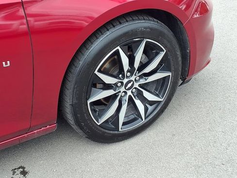 Used 2018 Chevrolet Malibu LT FWD image 25