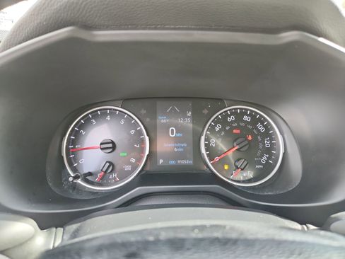 Used 2021 Toyota RAV4 XLE image 10