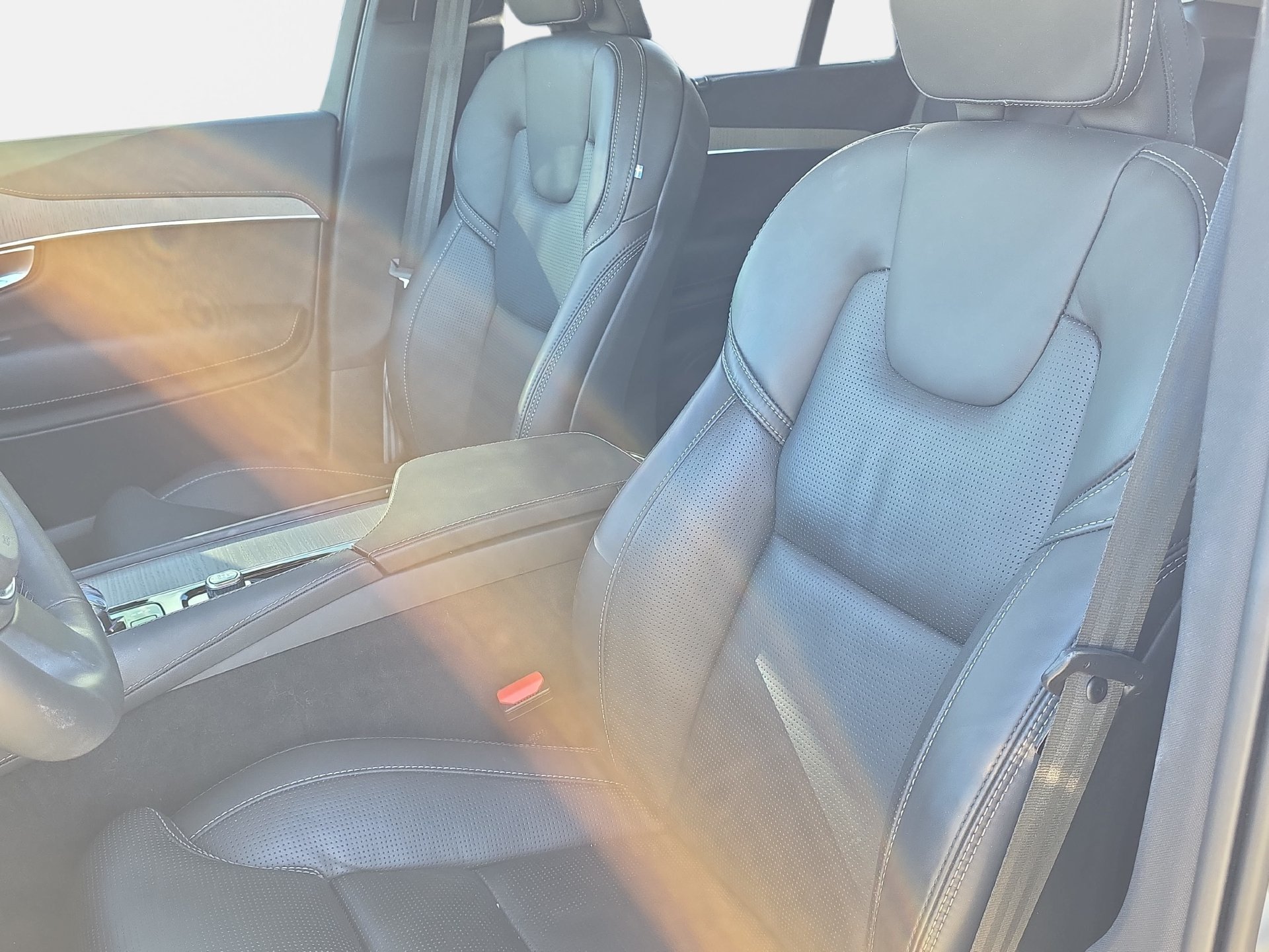 Used 2024 Volvo XC90 B6 Ultimate w/ Protection Package Premier AWD/4WD image 15