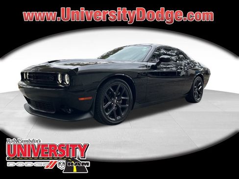 Used 2022 Dodge Challenger R/T w/ Plus Package image 1