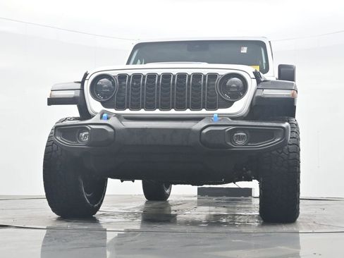 Used 2024 Jeep Wrangler Unlimited Rubicon 4xe AWD/4WD image 31