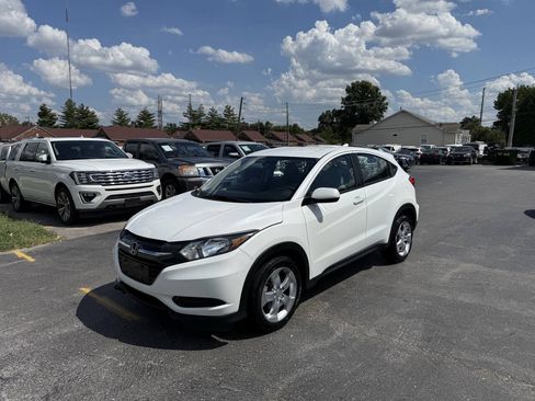 Used 2016 Honda HR-V LX image 3