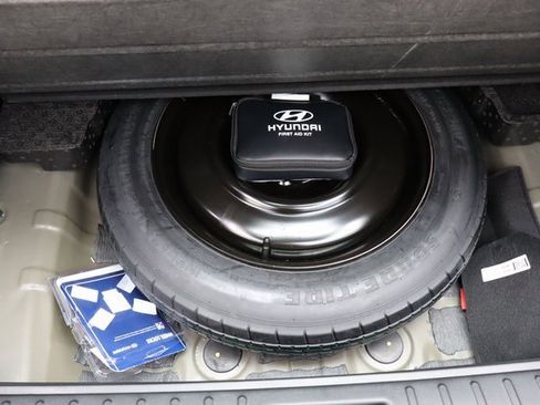 Used 2025 Hyundai Tucson SE image 21