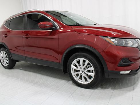 Used 2021 Nissan Rogue Sport SV FWD image 4