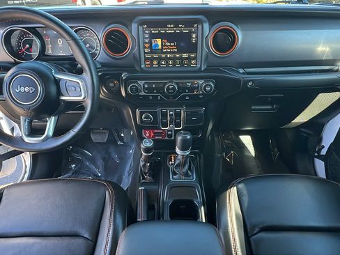 Certified 2022 Jeep Gladiator Mojave w/ Cold Weather Group image 26