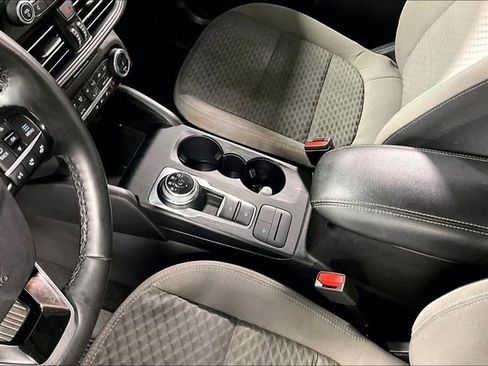 Used 2022 Ford Escape SE w/ Cold Weather Package image 17