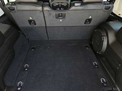 New 2026 Jeep Wrangler Unlimited Sahara AWD/4WD image 9