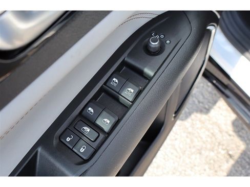 Used 2022 Jeep Compass Limited w/ Elite Group AWD/4WD image 35