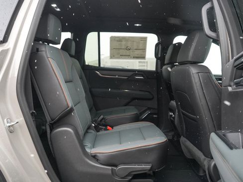 New 2026 GMC Acadia AT4 w/ Luxury Package image 12