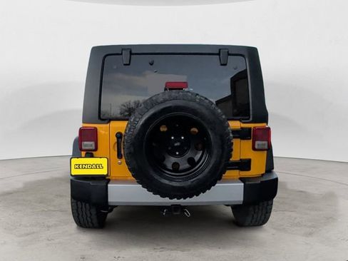Used 2012 Jeep Wrangler Unlimited Sahara AWD/4WD image 4