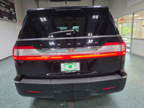 Used 2021 Lincoln Navigator Reserve w/ Luxury Package AWD/4WD image 8