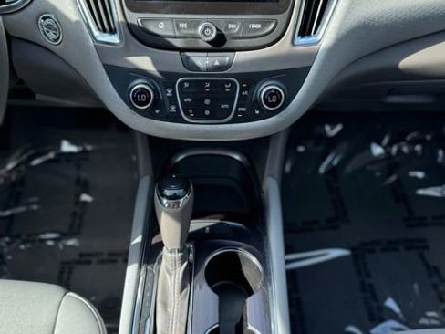 Used 2020 Chevrolet Malibu LT image 19