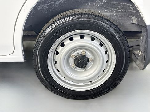 Used 2020 Nissan NV200 S image 34