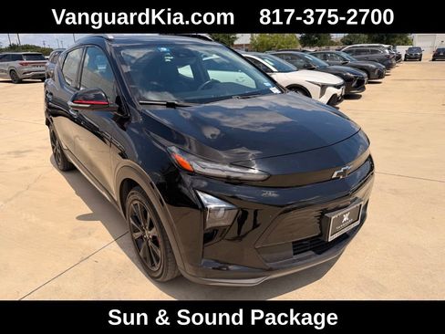 Used 2023 Chevrolet Bolt EUV Premier w/ Sun & Sound Package FWD image 5