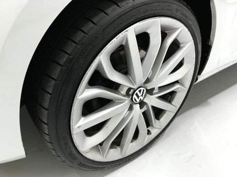 Used 2015 Volkswagen Golf TDI SE image 9