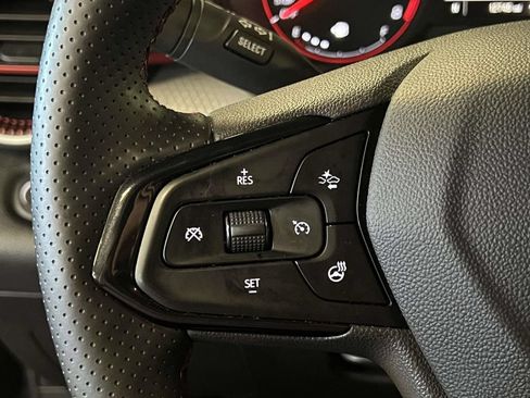 Used 2025 Chevrolet Trax RS w/ Driver Confidence Package FWD image 22