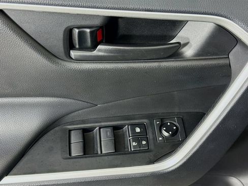 Certified 2024 Toyota RAV4 LE AWD/4WD image 19