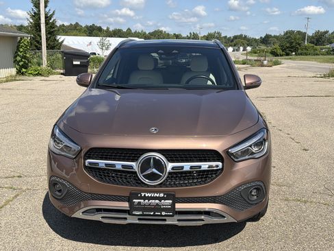 Used 2022 Mercedes-Benz GLA 250 4MATIC w/ Premium Package Lite image 13