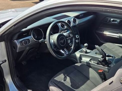 Used 2021 Ford Mustang GT RWD image 9