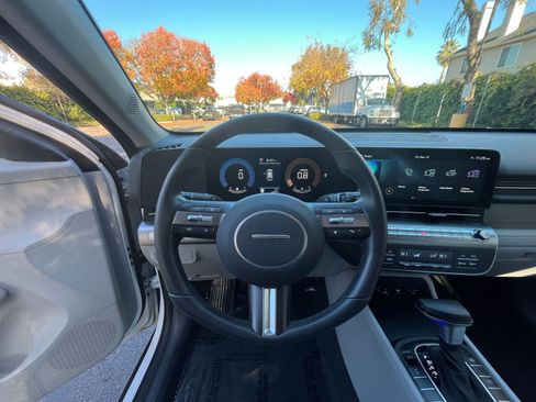 Used 2025 Hyundai Kona SEL image 34