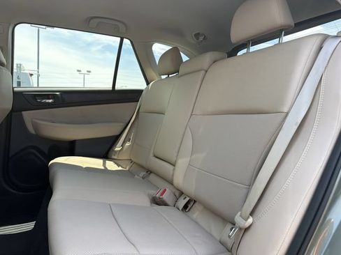Used 2018 Subaru Outback 2.5i Limited AWD/4WD image 21