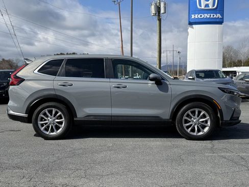 Used 2023 Honda CR-V EX-L image 4