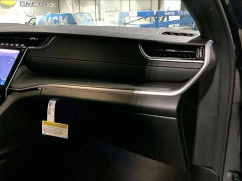 New 2025 Jeep Grand Cherokee Limited w/ Black Appearance Package image 51