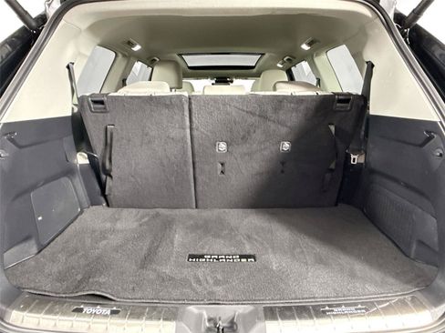 Certified 2024 Toyota Grand Highlander AWD image 40