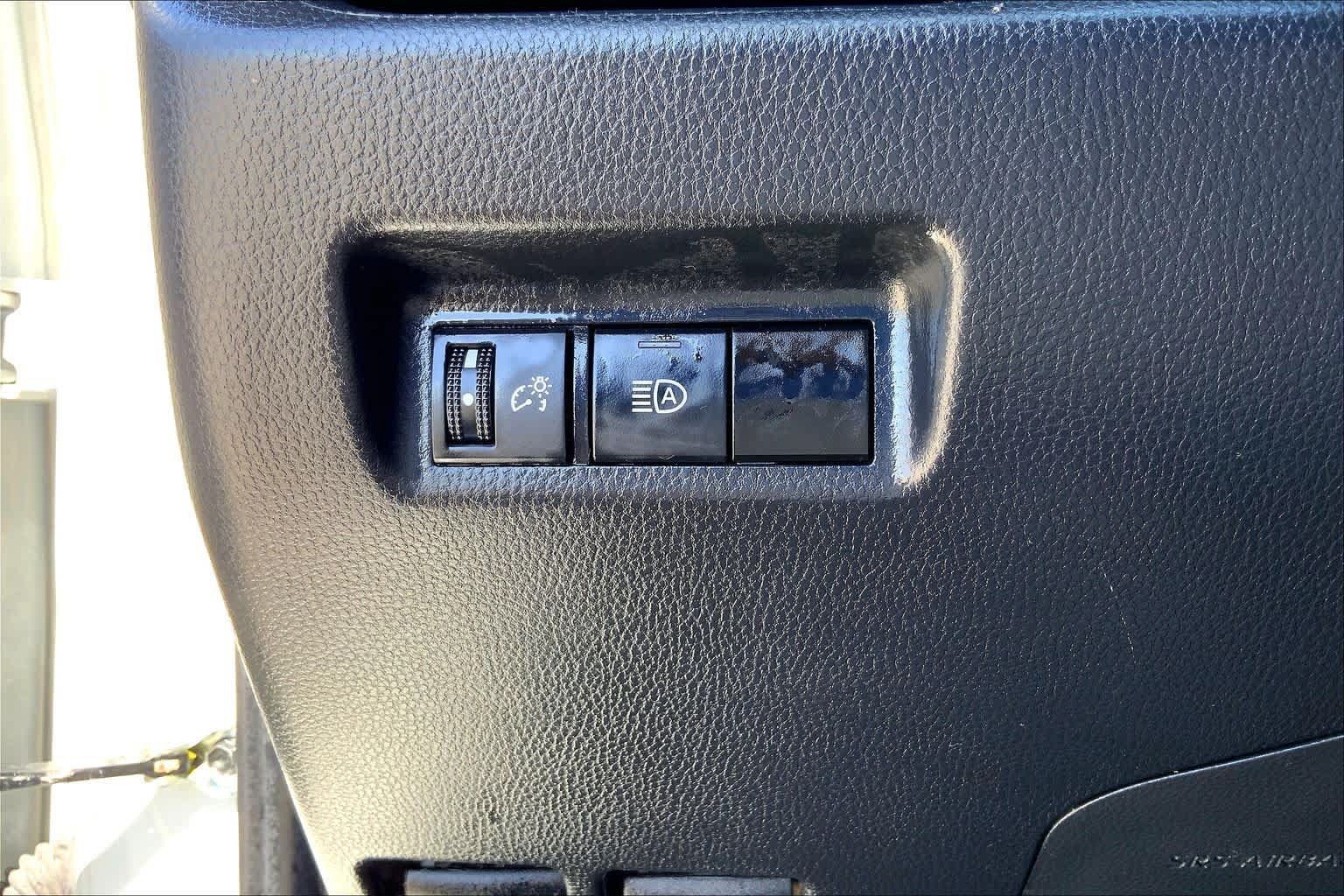 Used 2023 Toyota RAV4 LE FWD image 33