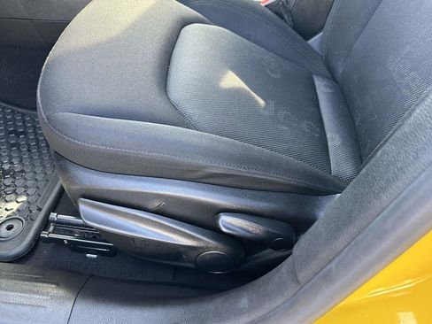 Used 2017 Jeep Renegade Latitude w/ Cold Weather Group image 19