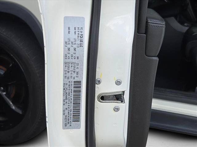 Used 2019 Jeep Cherokee Latitude Plus FWD image 21