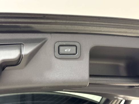 Used 2020 Land Rover Discovery Sport SE R-Dynamic AWD/4WD image 10