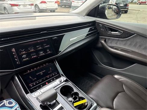 Used 2019 Audi Q8 Prestige w/ Luxury Package image 15