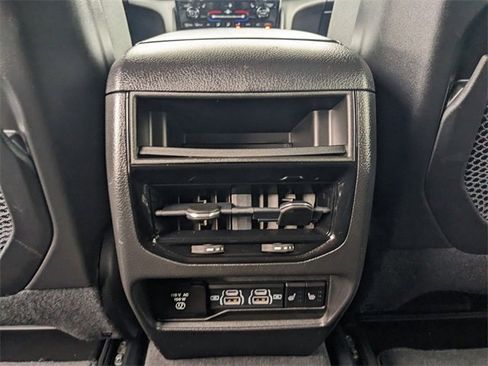 Certified 2022 Jeep Grand Cherokee Limited image 12