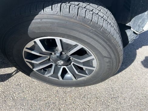 Used 2023 Toyota Tacoma TRD Sport image 12