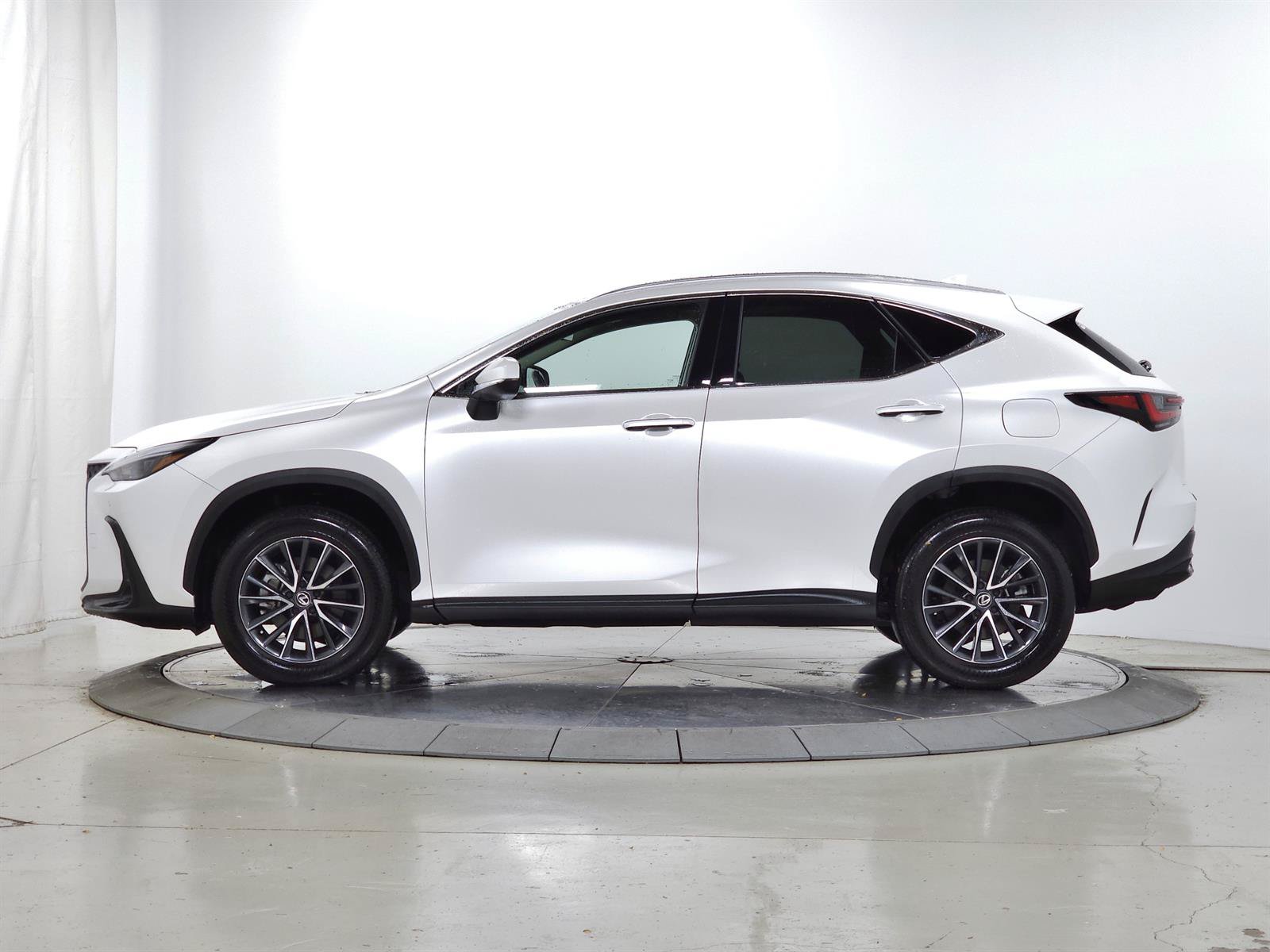 Used 2024 Lexus NX 350 AWD image 5