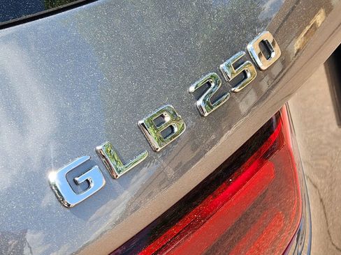 New 2025 Mercedes-Benz GLB 250 4MATIC image 11