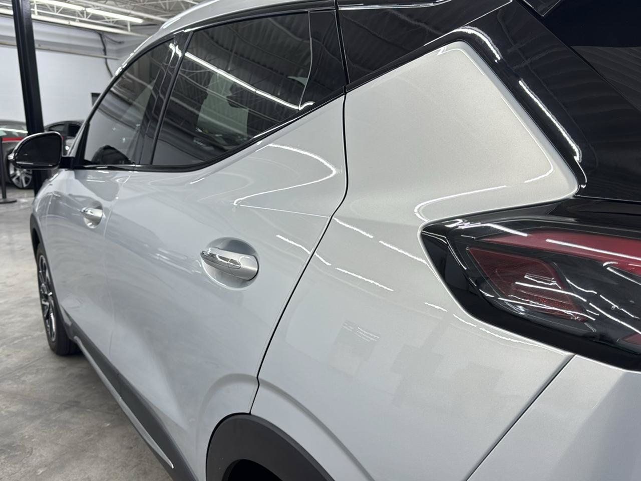 Used 2023 Chevrolet Bolt EUV Premier w/ Sun & Sound Package FWD image 11