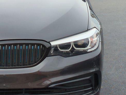 Used 2019 BMW 530e image 6