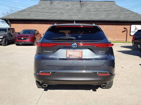 Used 2021 Toyota Venza Limited image 6