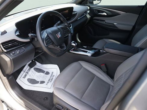 Used 2025 Buick Envista Avenir FWD image 8