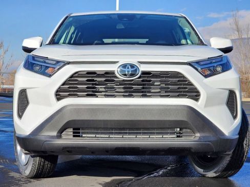 Used 2023 Toyota RAV4 LE FWD image 11